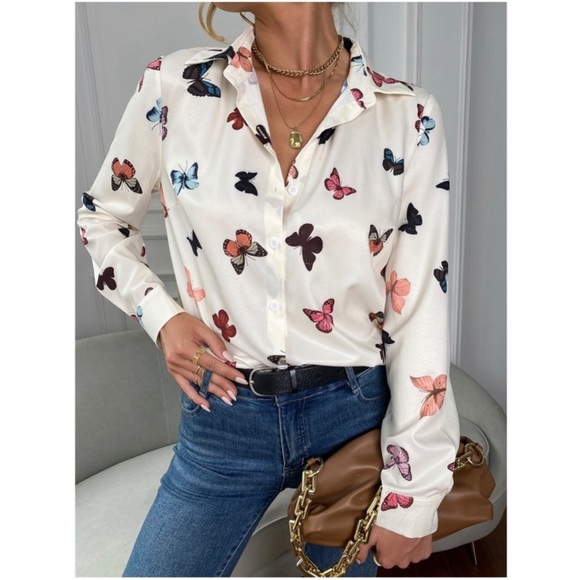 Tops - NEW! Butterfly Print Boho Silky Button Down Top!